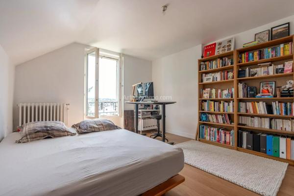 Vente                                                      Maison
                        
                     8 pièces                      180 m2                     à Thorigny-sur-Marne