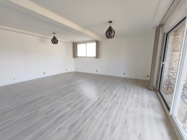Maison T5 avec garage double et jardin