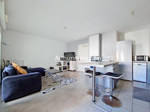 Vente                                                      Appartement
                        
                     2 pièces                      43 m2                     à Limeil-Brévannes