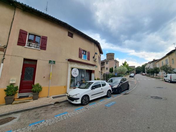 Maison de ville avec local loué 600 €/mois : réduisez votre crédit dès l’achat