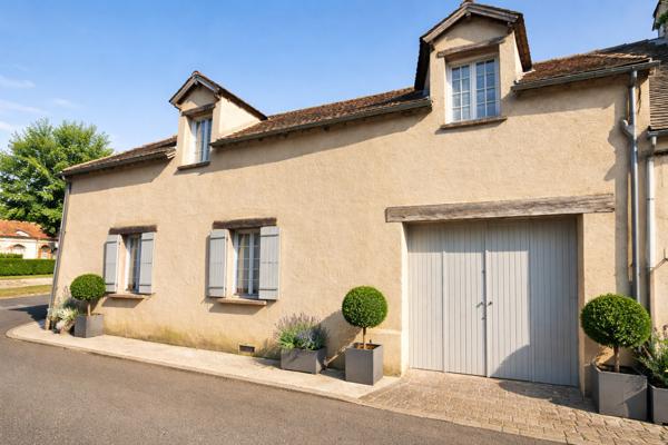 Villemeux-sur-Eure (28210) Maison 6 Pièces en centre ville avec garage et jardin