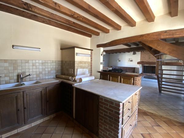 Villemeux-sur-Eure (28210) Maison 6 Pièces en centre ville avec garage et jardin