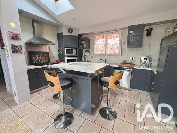 Maison à vendre 5 pièces 130 m² Cuers