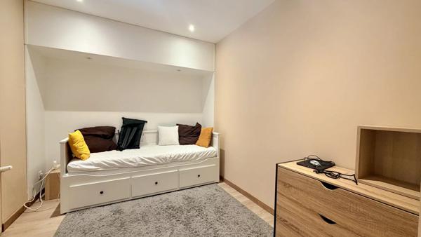 Vente                                                      Maison de ville
                        
                     5 pièces                      126 m2                     à Lamotte-Beuvron