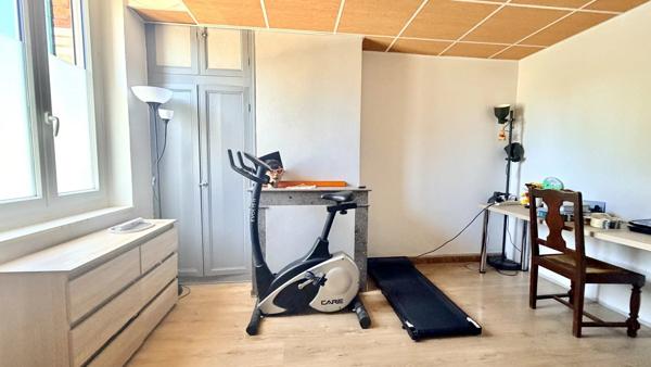 Vente                                                      Maison de ville
                        
                     5 pièces                      126 m2                     à Lamotte-Beuvron
