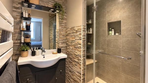 Vente                                                      Maison de ville
                        
                     5 pièces                      126 m2                     à Lamotte-Beuvron