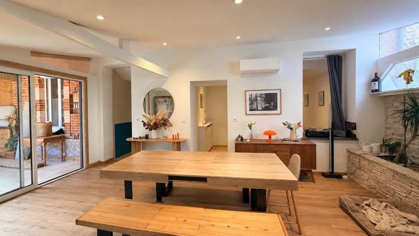 Vente                                                      Maison de ville
                        
                     5 pièces                      126 m2                     à Lamotte-Beuvron