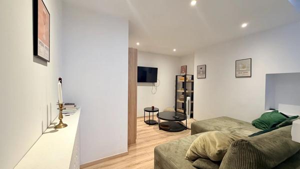 Vente                                                      Maison de ville
                        
                     5 pièces                      126 m2                     à Lamotte-Beuvron