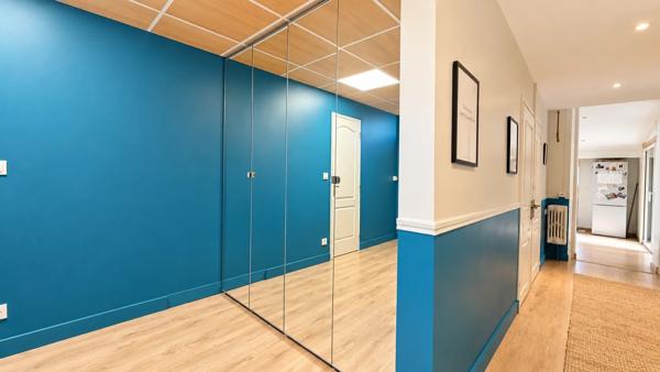 Vente                                                      Maison de ville
                        
                     5 pièces                      126 m2                     à Lamotte-Beuvron