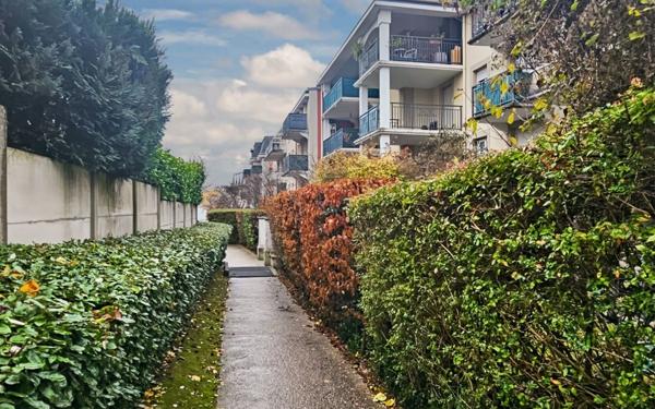 Appartement à vendre    2 pièces • 65 m2 Saint-Gratien