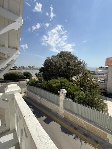 PONTAILLAC - VILLA BELLE EPOQUE VUE OCEAN AU PIED DE LA PLAGE- AU PRIX DE 1 199 000 € FAI