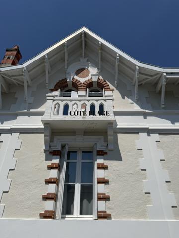 PONTAILLAC - VILLA BELLE EPOQUE VUE OCEAN AU PIED DE LA PLAGE- AU PRIX DE 1 199 000 € FAI