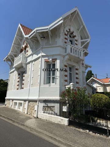 PONTAILLAC - VILLA BELLE EPOQUE VUE OCEAN AU PIED DE LA PLAGE- AU PRIX DE 1 199 000 € FAI