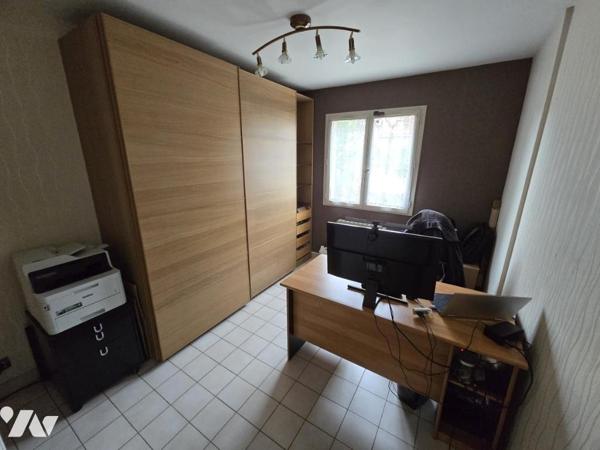 QUARTIER PAVILLONAIRE PROCHE DU RER C ET DES ECOLES