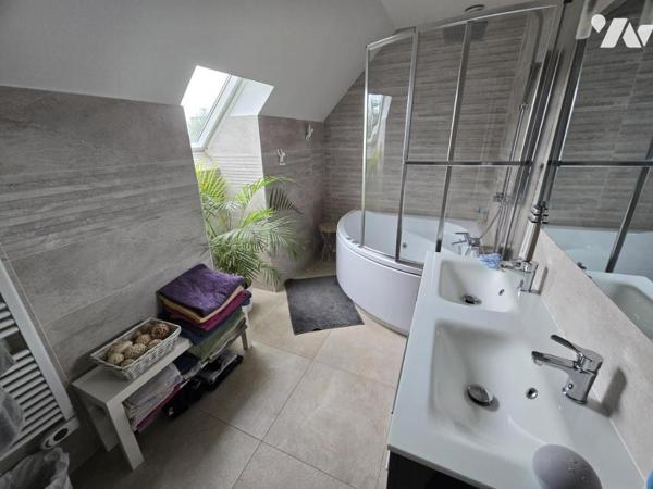 QUARTIER PAVILLONAIRE PROCHE DU RER C ET DES ECOLES