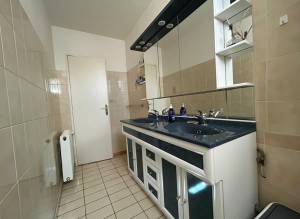 Maison Morancez 8 pièce(s) 155 m2