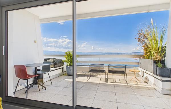 Appartement d’exception avec terrasse panoramique et vue lac, à Évian-les-Bains