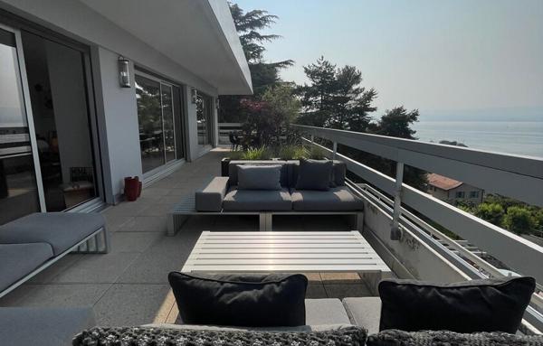 Appartement d’exception avec terrasse panoramique et vue lac, à Évian-les-Bains