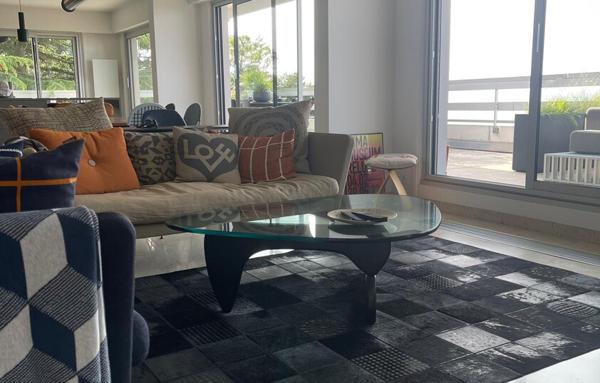 Appartement d’exception avec terrasse panoramique et vue lac, à Évian-les-Bains