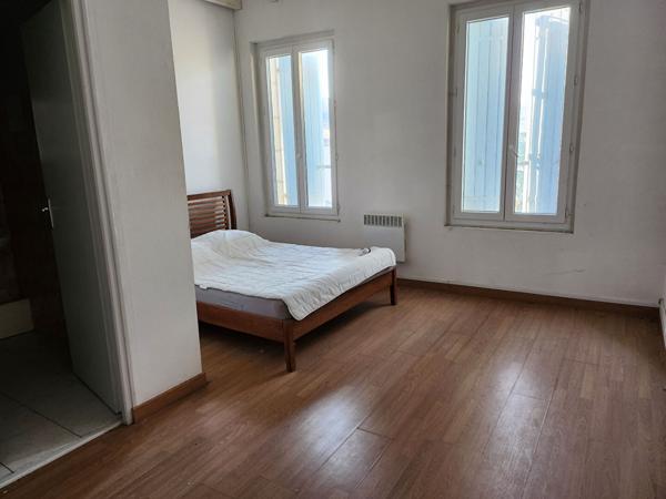 A vendre, St Fort près de Mortagne sur Gironde, maison de ville, 136 m2,