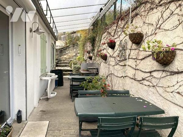 A VENDRE : Maison de village (SOUILLAC - 46) en bon état sur 451m² de terrain comprenant en rez...