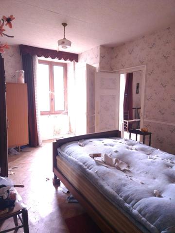 MAISON 165 M² À RÉNOVER – 4 CHAMBRES – GRENIER AMÉNAGEABLE 55 M² – 49 000 €