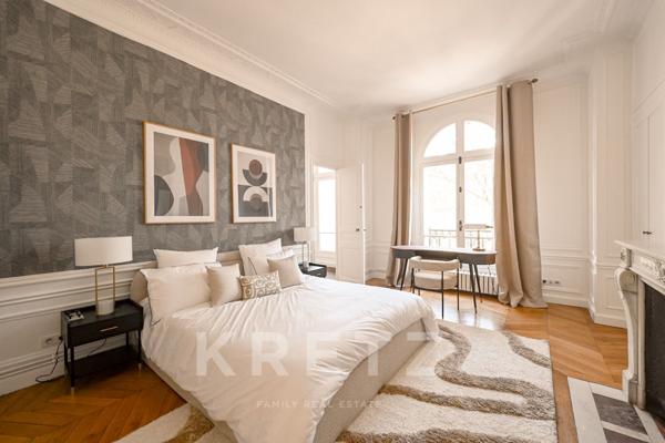 Champ-de-Mars vue Tour Eiffel