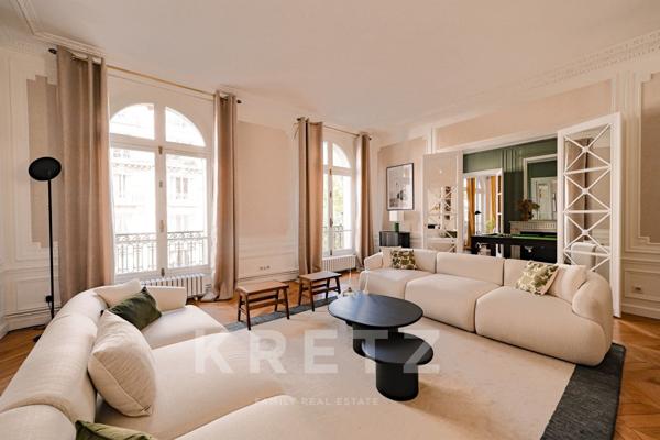 Champ-de-Mars vue Tour Eiffel