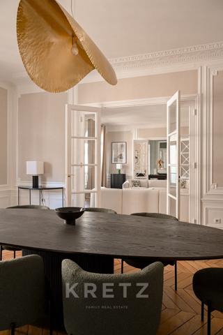 Champ-de-Mars vue Tour Eiffel