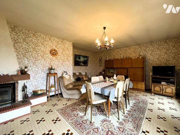 SAINT MICHEL CHEF CHEF, au calme d'un lieu-dit, maison aux beaux volumes