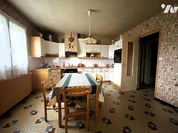 SAINT MICHEL CHEF CHEF, au calme d'un lieu-dit, maison aux beaux volumes