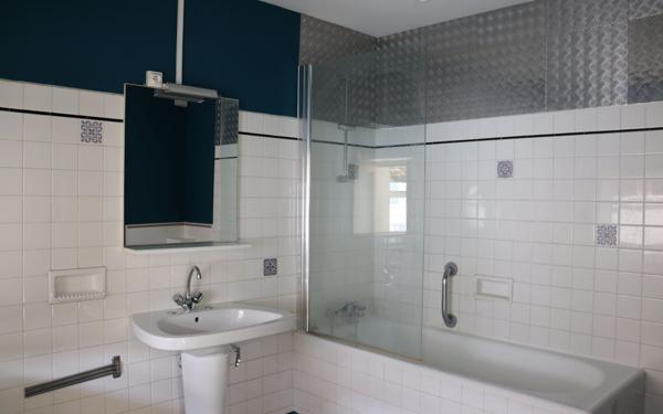 Maison à louer    4 pièces •  Gy-l'Évêque