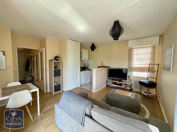 Appartement à louer 2 pièces 37.74m² Laval (53000)