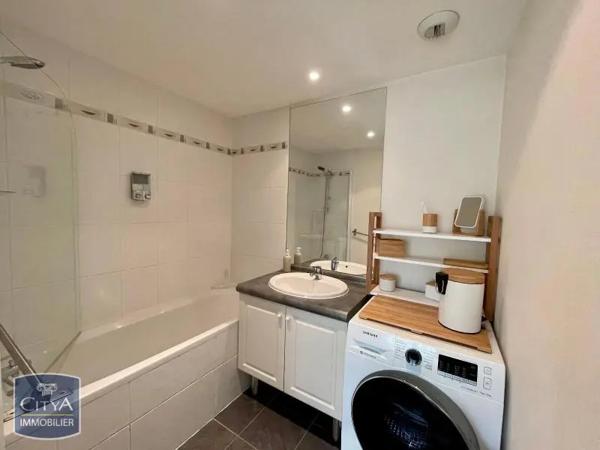 Appartement à louer 2 pièces 37.74m² Laval (53000)