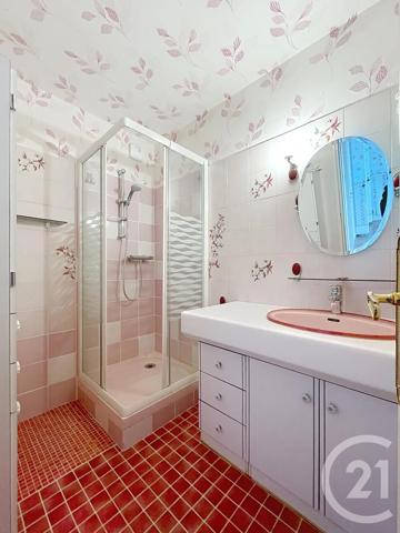 Appartement T3 à vendre  3 pièces - 83,11 m 2   COMPIEGNE  - 60
