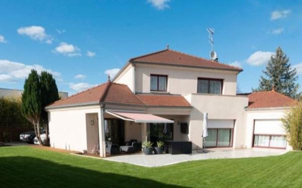 Maison à vendre    5 pièces • 187,40 m2 Les Mesneux