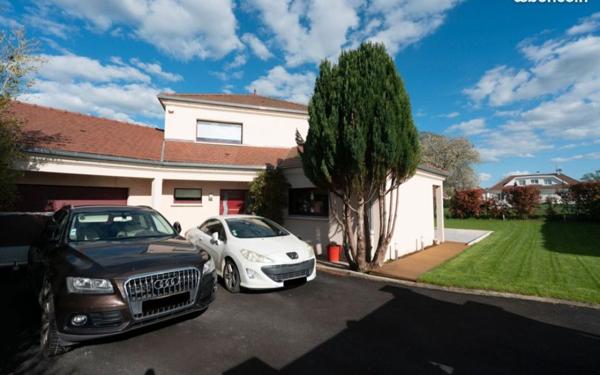 Maison à vendre    5 pièces • 187,40 m2 Les Mesneux