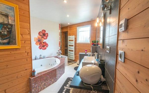 Maison à vendre    5 pièces • 187,40 m2 Les Mesneux