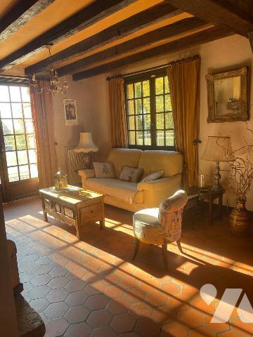 Maison de 140 m2 sur un terrain de 5459 m2 en centre ville de Domfront en poiraie