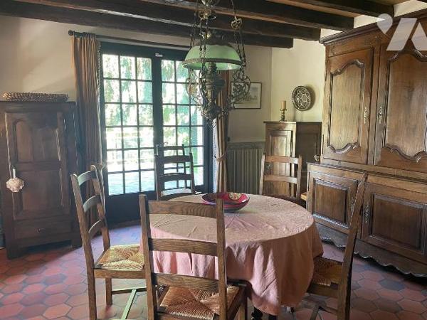 Maison de 140 m2 sur un terrain de 5459 m2 en centre ville de Domfront en poiraie