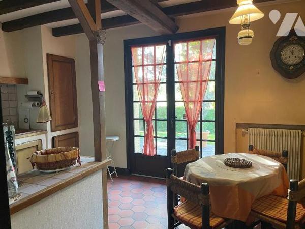 Maison de 140 m2 sur un terrain de 5459 m2 en centre ville de Domfront en poiraie