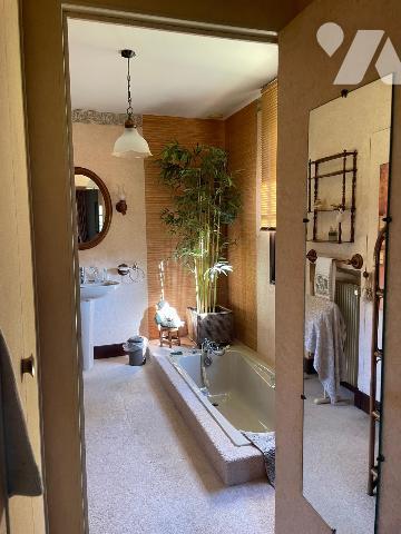 Maison de 140 m2 sur un terrain de 5459 m2 en centre ville de Domfront en poiraie