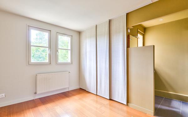 Maison à vendre    5 pièces • 130,82 m2 Écully