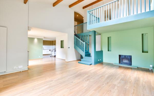 Maison à vendre    5 pièces • 130,82 m2 Écully