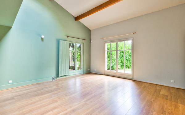 Maison à vendre    5 pièces • 130,82 m2 Écully