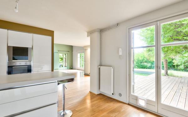Maison à vendre    5 pièces • 130,82 m2 Écully