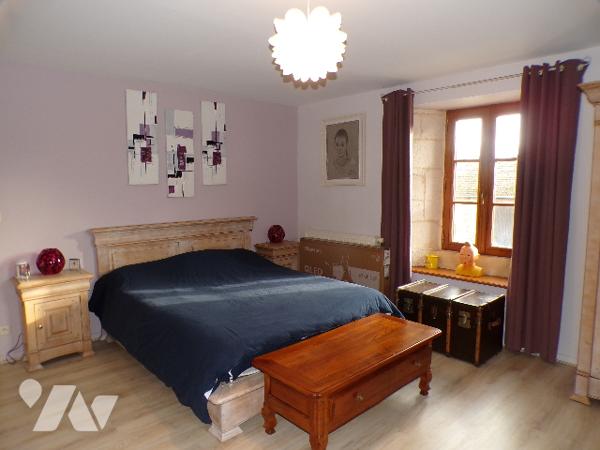 Ensemble immobilier à usage mixte et Fonds de Commerce :
Restaurant,  gîte, Tabac et FDJ