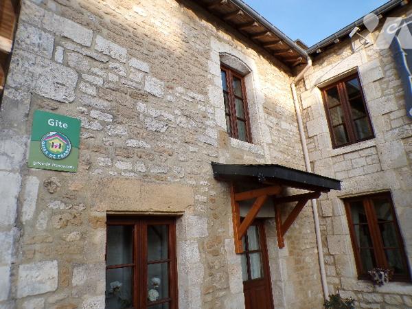 Ensemble immobilier à usage mixte et Fonds de Commerce :
Restaurant,  gîte, Tabac et FDJ