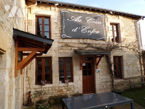 Ensemble immobilier à usage mixte et Fonds de Commerce :
Restaurant,  gîte, Tabac et FDJ