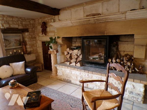 Ensemble immobilier à usage mixte et Fonds de Commerce :
Restaurant,  gîte, Tabac et FDJ